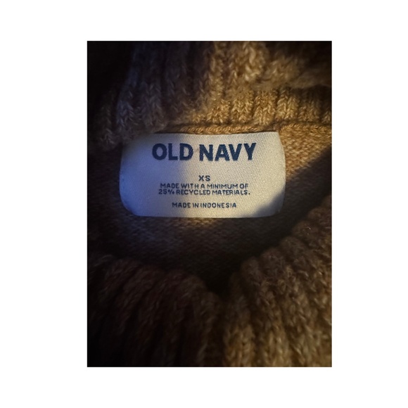 OLD NAVY OVERSIZED KNIT TURTLENECK SWEATER - Picture 3 of 3